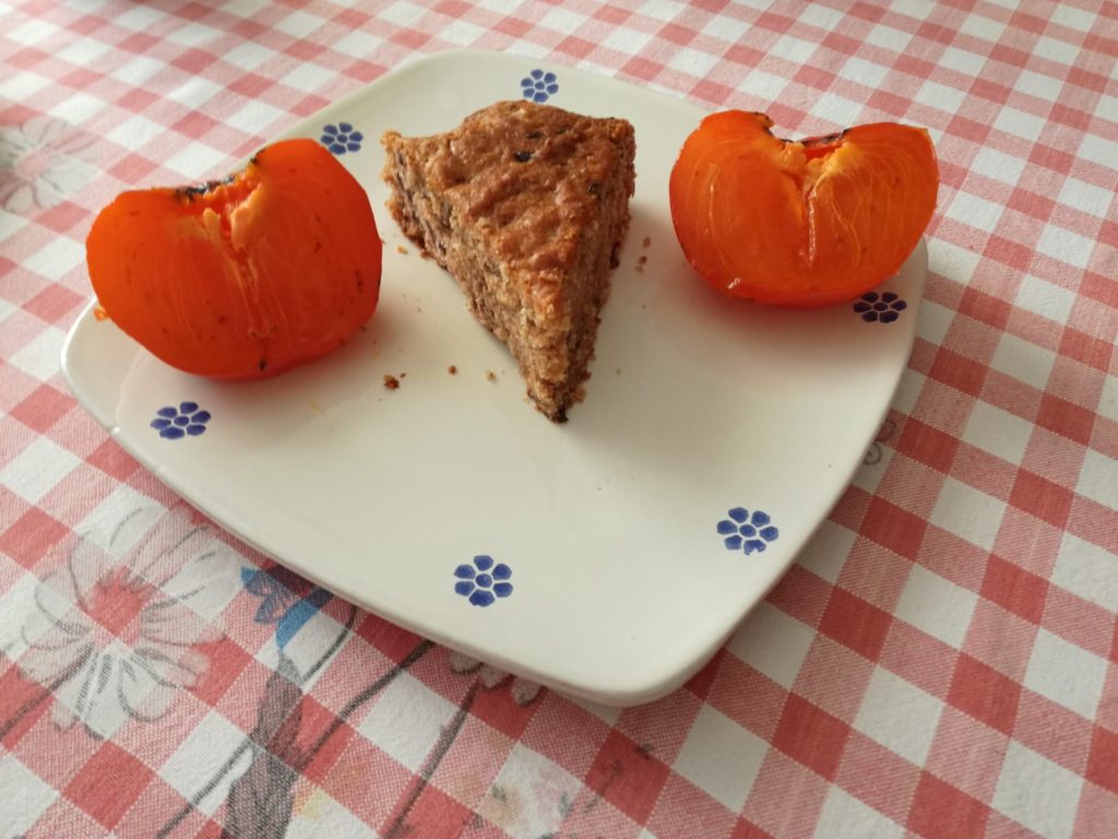 Torta ai cachi vegan ricetta