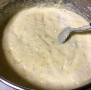 Frittelle di riso bolognesi: il composto con l'aggiunta degli albumi montati a neve